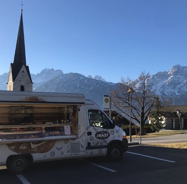 Mobiler Brotverkauf der Bäckerei Joast in der Gemeinde Amlach